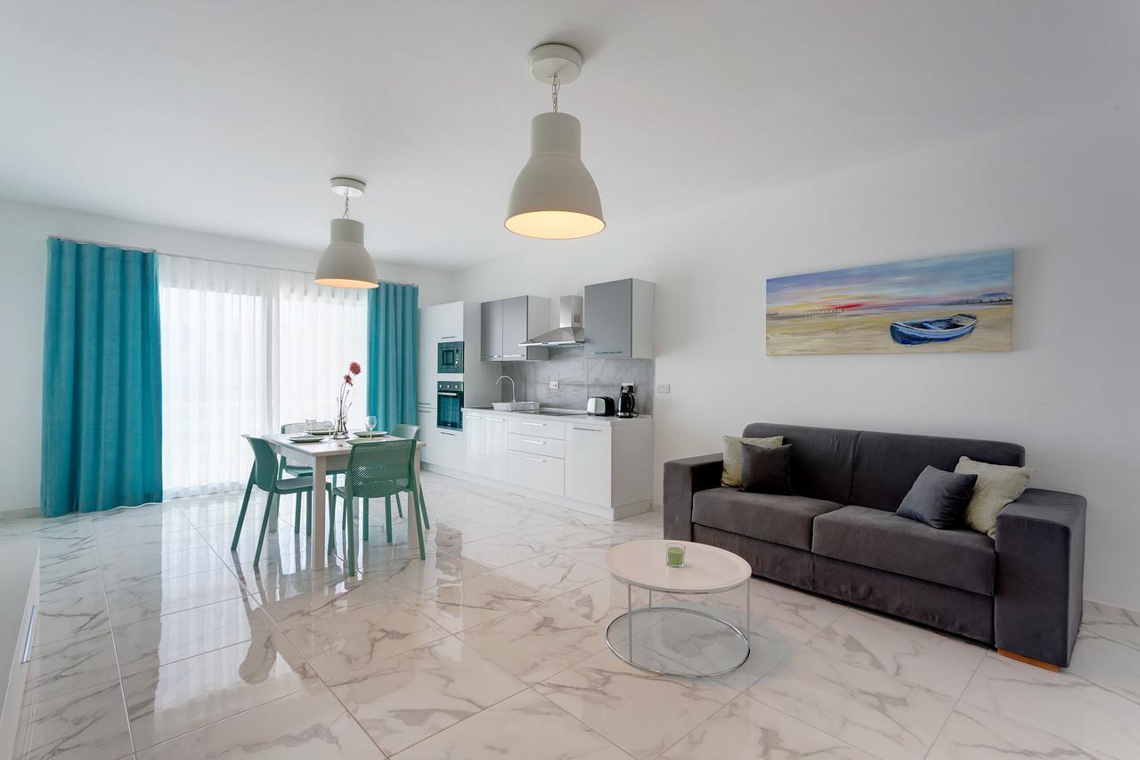 Marvelous 2 Bedroom Apartment By The Sea Qawra Kültér fotó